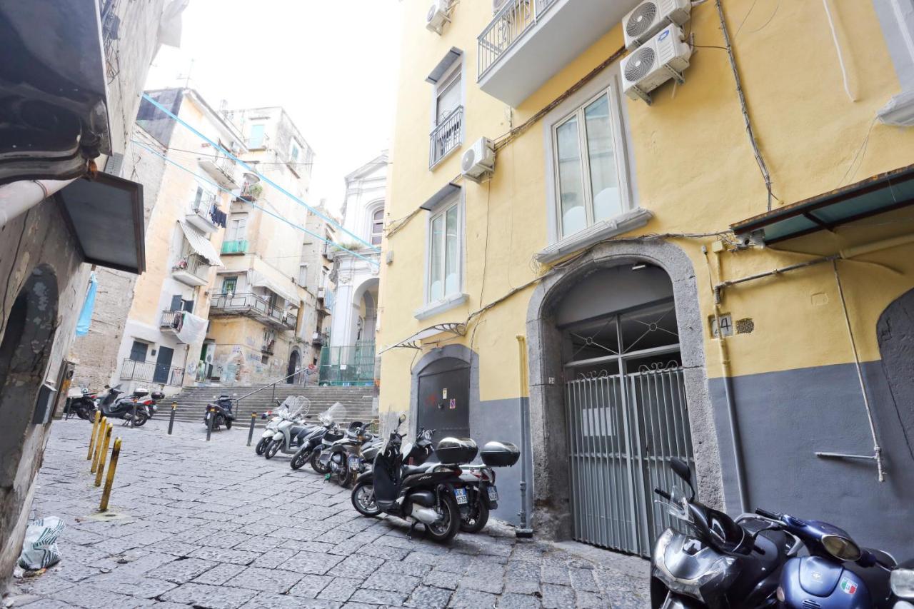 Porta Medina Apartment เนเปิลส์ ภายนอก รูปภาพ