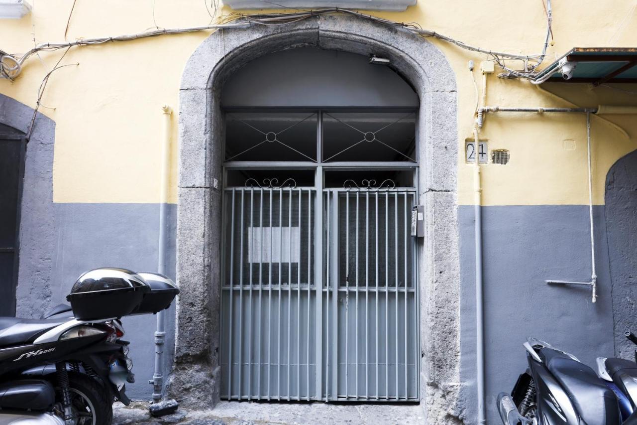 Porta Medina Apartment เนเปิลส์ ภายนอก รูปภาพ
